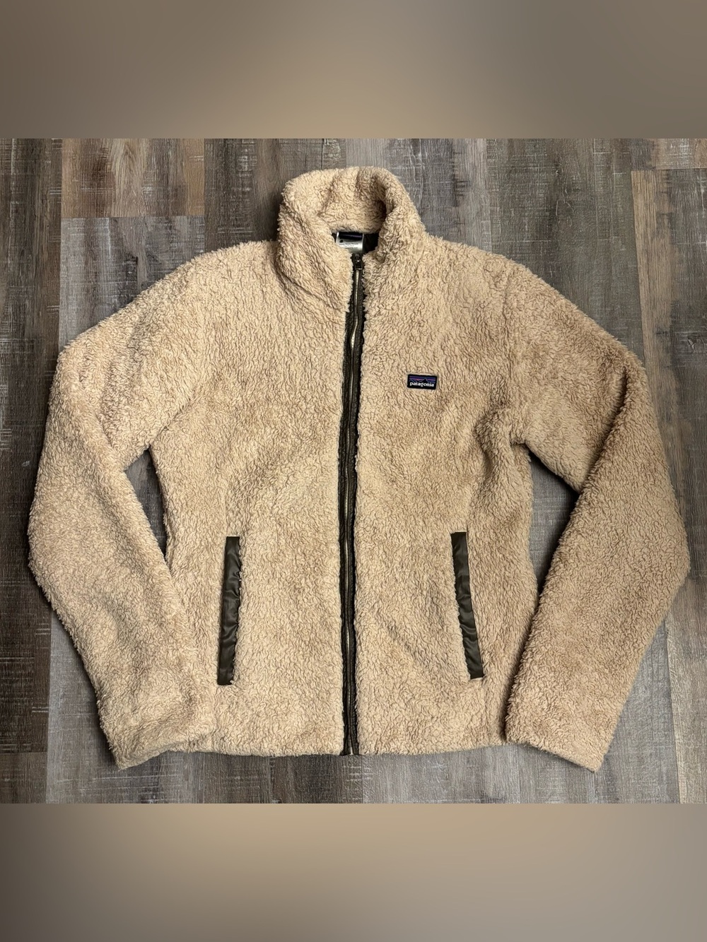 Patagonia Los Lobos Women's Size Medium Full Zip Fleece Jacket Khaki Tan 25595